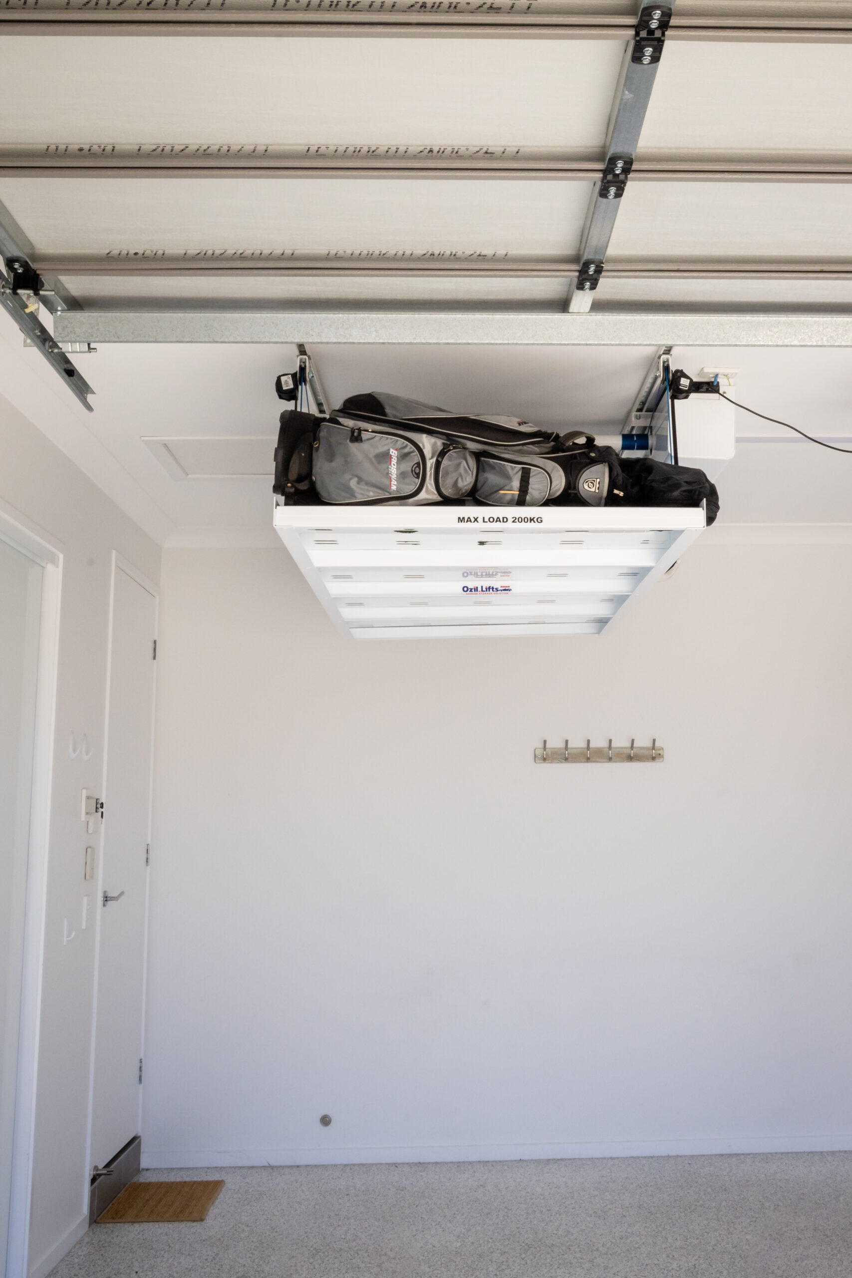 roof storage lift